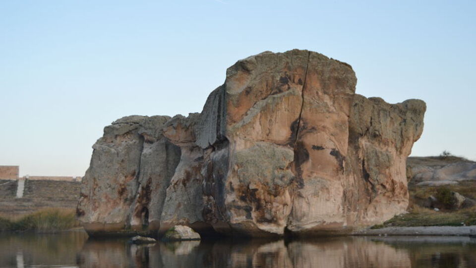 Sıra dışı kaya oluşumu!