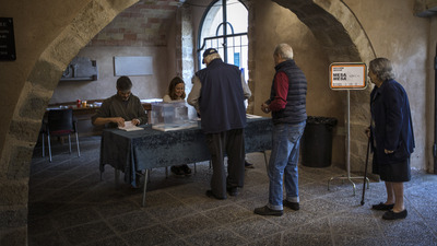 İspanyollar Pazar günü sandık başında