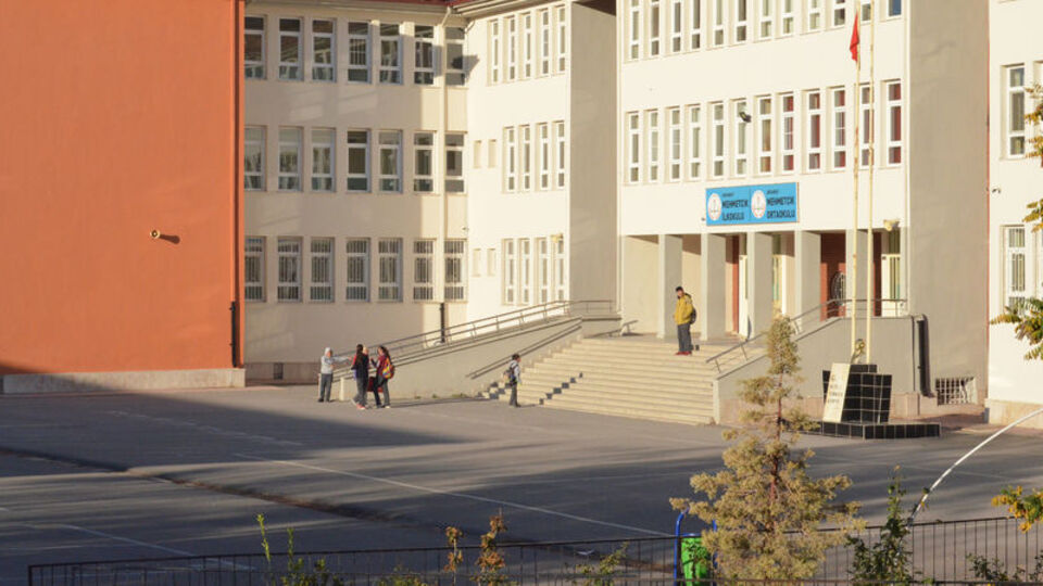 Yuhalama ayıbından sonra açığa alındı