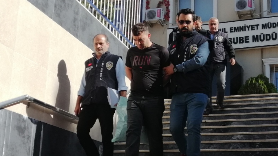 Silahıyla oynarken arkadaş katili oldu