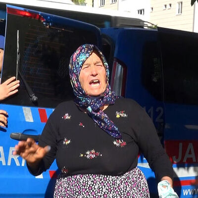 İcra görevlilerini dövüp rehin aldılar