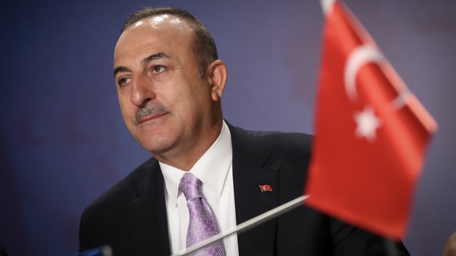 Çavuşoğlu'ndan ABD'ye Suriye tepkisi
