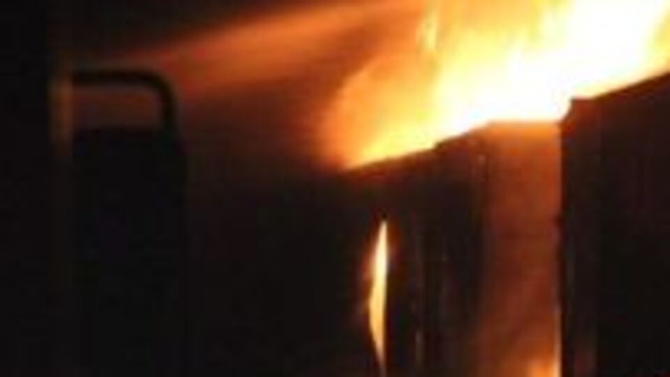 Geri dönüşüm fabrikasında korkutan yangın