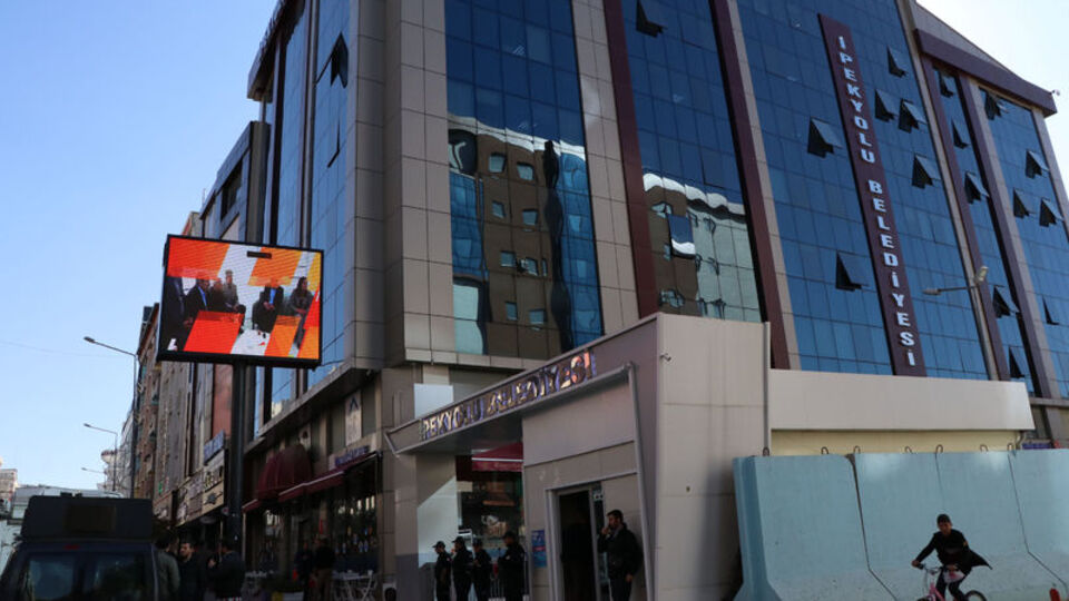 İpekyolu Belediye Başkanı tutuklandı