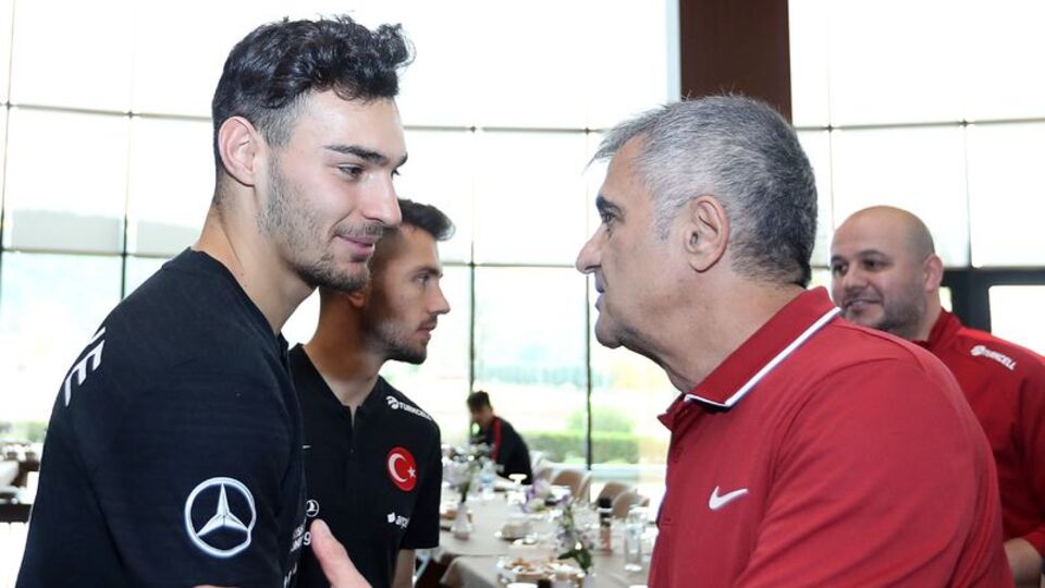 Kaan Ayhan'ın doğum günü kutlandı