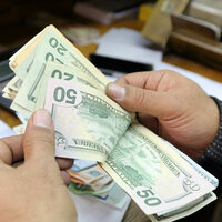 Dolar 5.75 altına geriledi