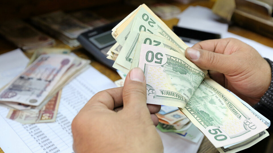 Dolar 5.75 altına geriledi