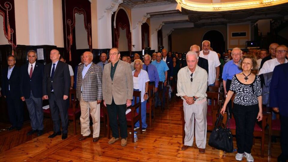 Divan, Cengiz'siz başladı