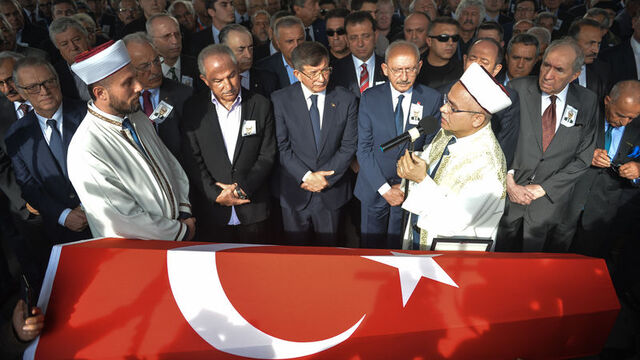 Mümtaz Soysal son yolculuğuna uğurlandı