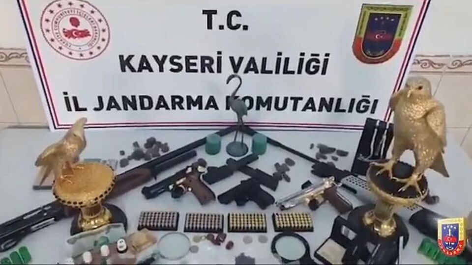 Kayseri'de elmas işlemeli heykel operasyonu!