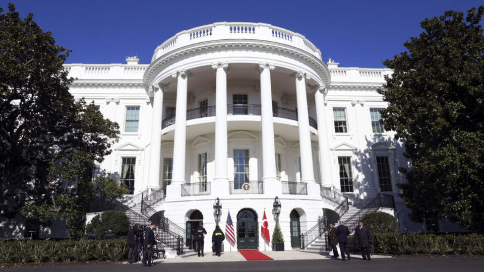 Terör yandaşları TRT muhabirine saldırdı