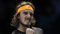 Tsitsipas yarı finali garantiledi