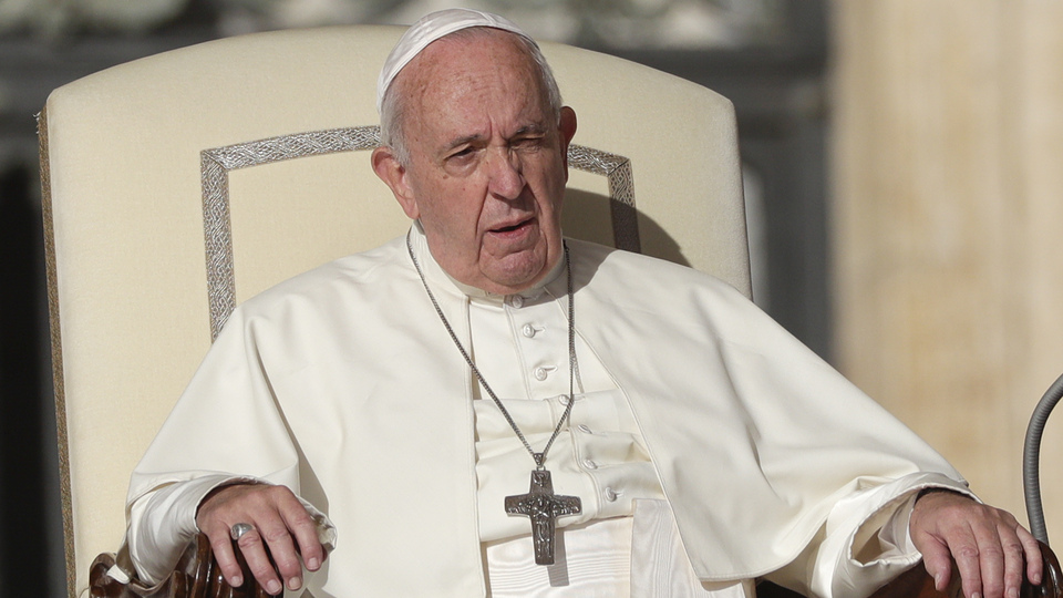 Papa'dan Facebook'a porno uyarısı