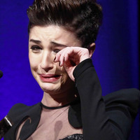 Ünlü oyuncu sahnede fenalaştı