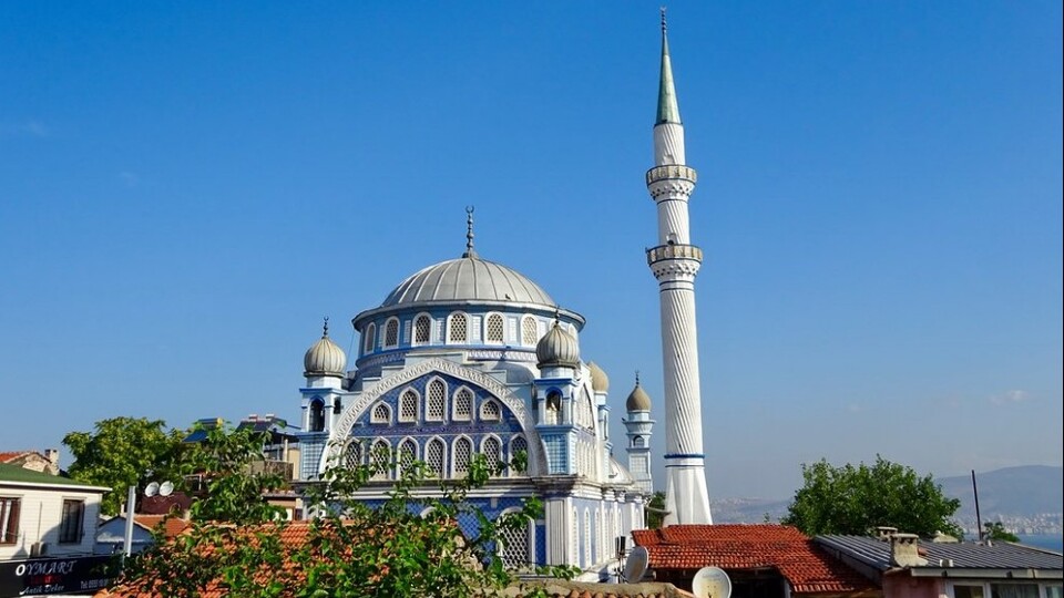 15 Kasım İzmir Cuma namazı saat kaçta?
