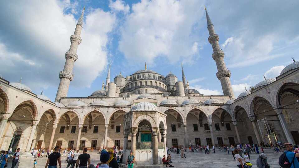 15 Kasım İstanbul Cuma namazı saati