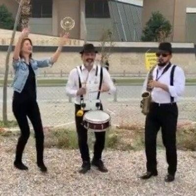 Erik Dalı çaldırıp oynadı!