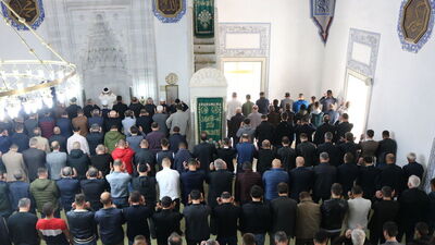 Cuma namazı nasıl kılınır?