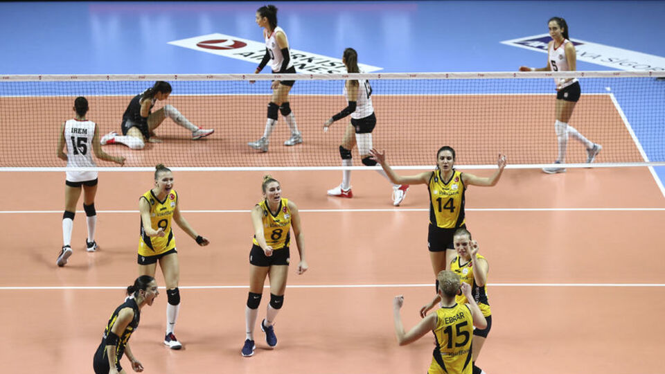 VakıfBank, Beşiktaş'ı rahat geçti