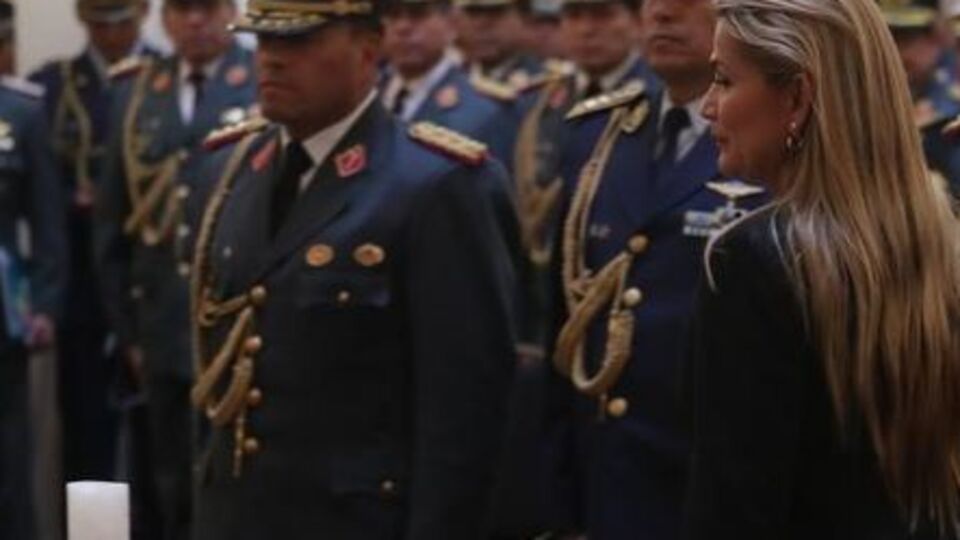 Bolivya'da geçici devlet başkanına yargı tehdidi