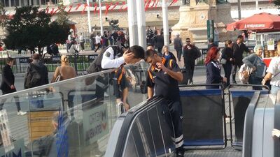 Taksim Metro merdivenlerinde yangın paniği
