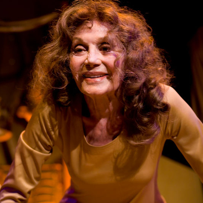 Yıldız Kenter hastaneye kaldırıldı