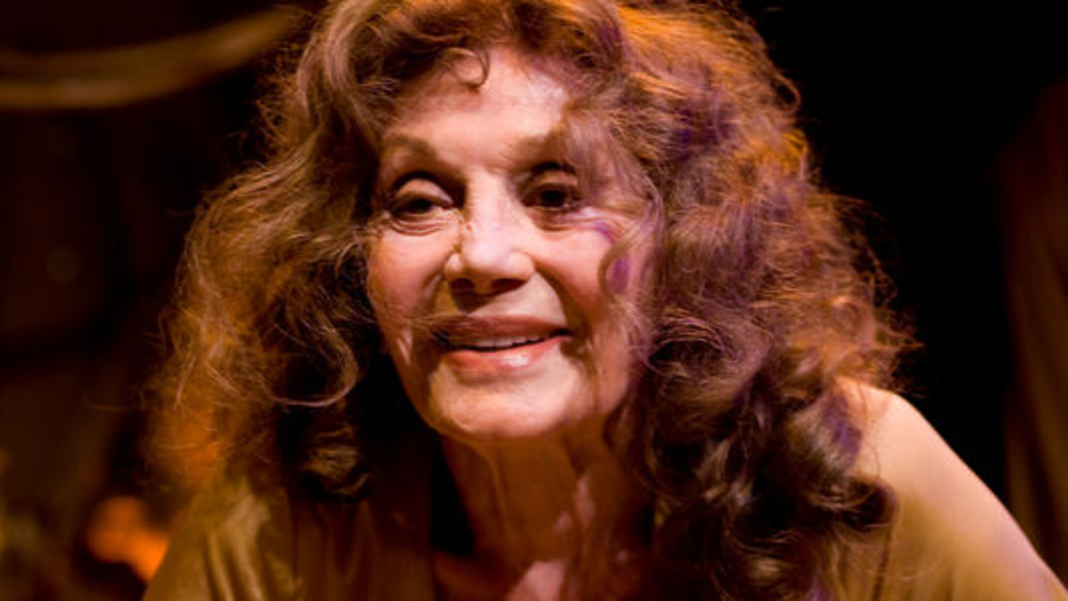 Yıldız Kenter hastaneye kaldırıldı