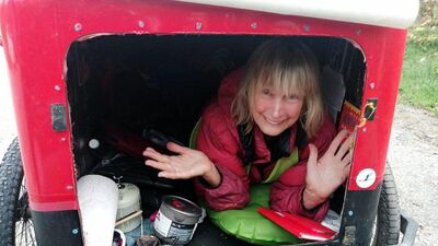 73'lük gezgin Nepal'e yürüyerek gidiyor