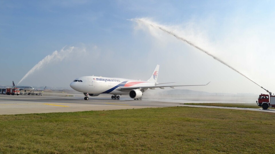 Sabiha Gökçen'e ilk uzun mesafeli uçuş