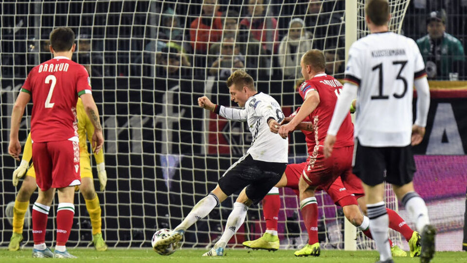 Almanya, bileti 4 golle kaptı!