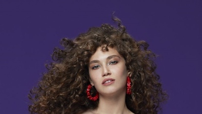 Melisa Şenolsun kimdir?