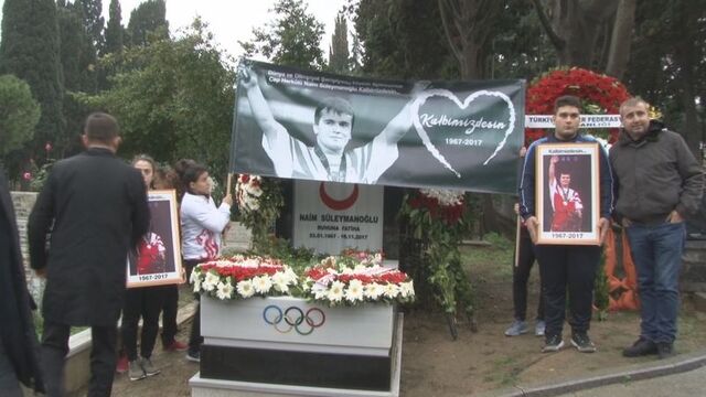 Naim Süleymanoğlu anıldı