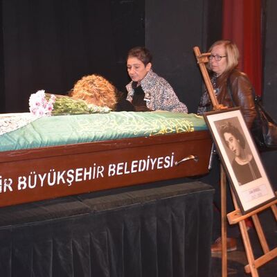 Son yolculuğuna uğurlandı