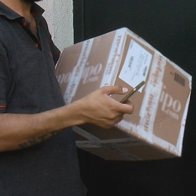 Ölü bulunan İngiliz ajanın ofisine kargo!