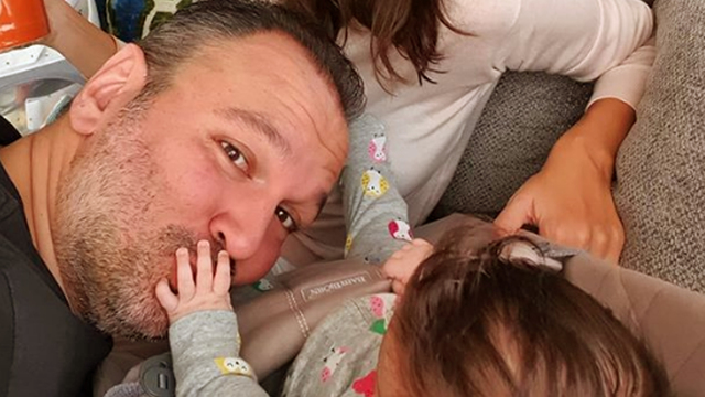 Ali Sunal'dan aile pozu