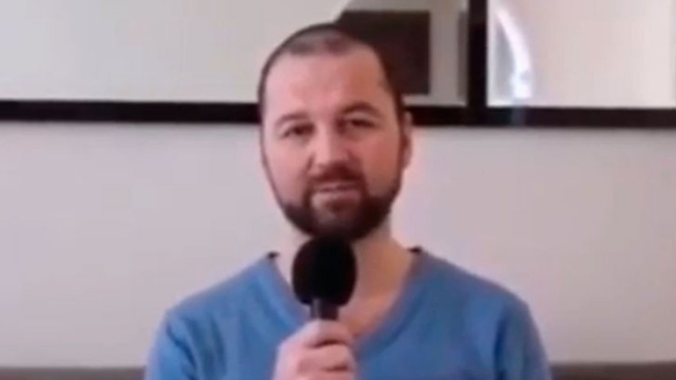 Sosyal medyaya geri döndü