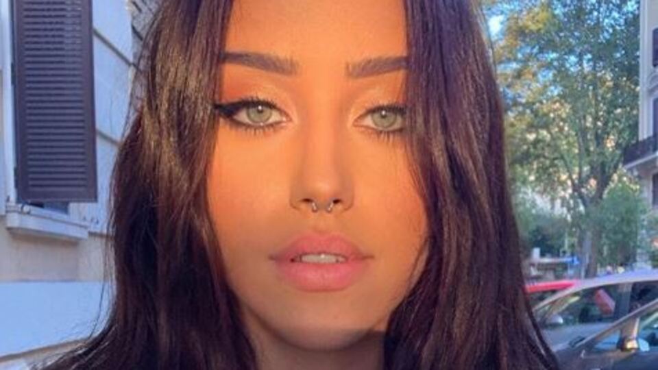 Zeynep Alkan kimdir?