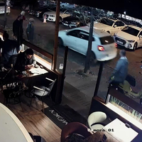 Yoldan geçen kadına tokatlı saldırı