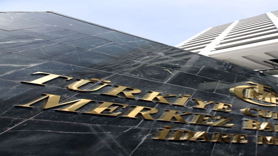 Merkez zirvedeki yerini korudu