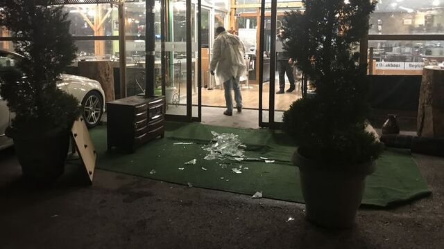 Lokanta çalışanı dehşet saçtı!