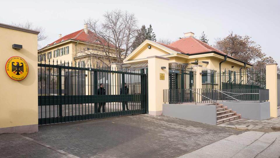 Almanya Türk avukatın peşinde