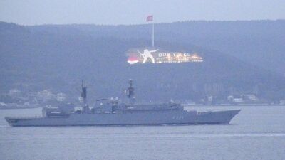 Boğazın en zor noktasından geçti