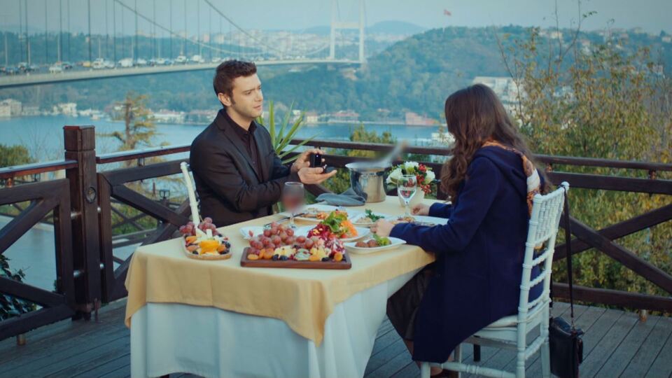 Rüzgar, Ada'ya evlenme teklifi ediyor!