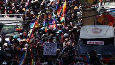 Bolivya'da cenaze yürüyüşüne polis müdahalesi