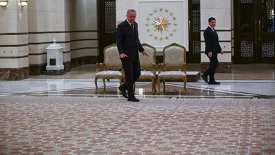 Külliye'deki Hereke halısı 9 ayda dokundu