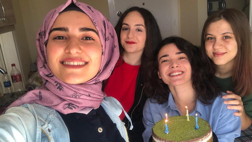 Katledilen Güleda'dan geriye gülüşleri kaldı