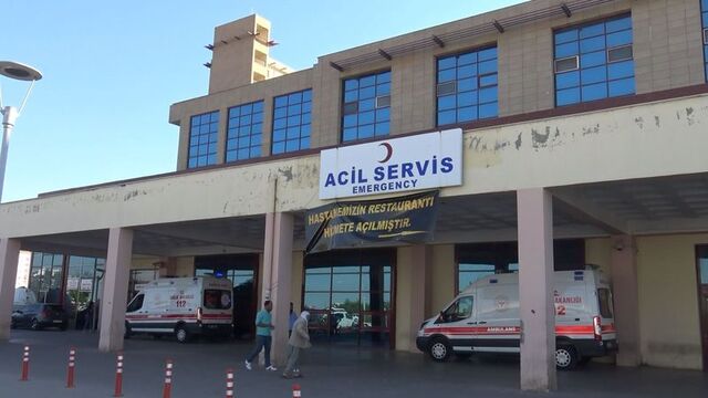Eşi ve komşusunu vurup kaçtı