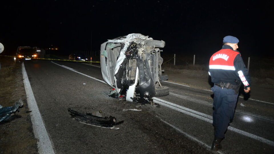 Çorum'da korkunç kaza! Ölü ve yaralılar var