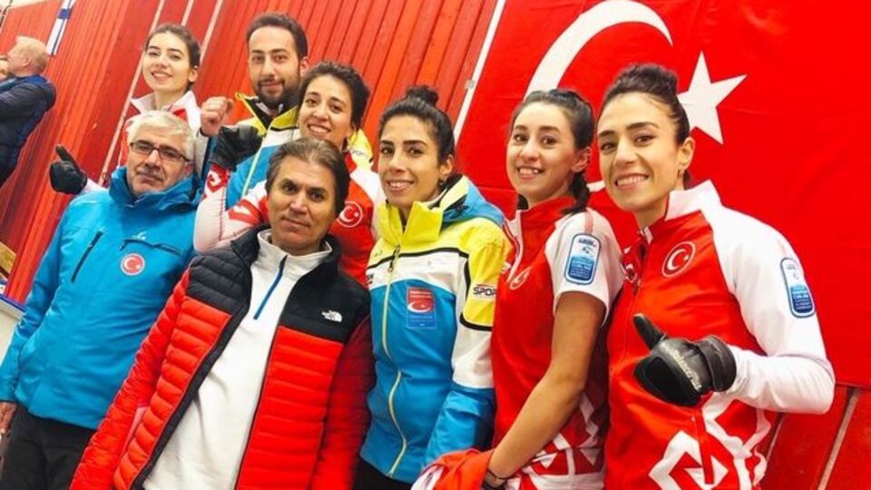 Bakan Kasapoğlu'ndan millilere tebrik