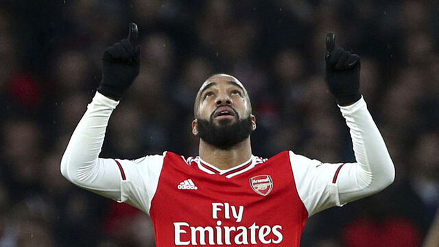 Arsenal'i 90+6'da Lacazette kurtardı